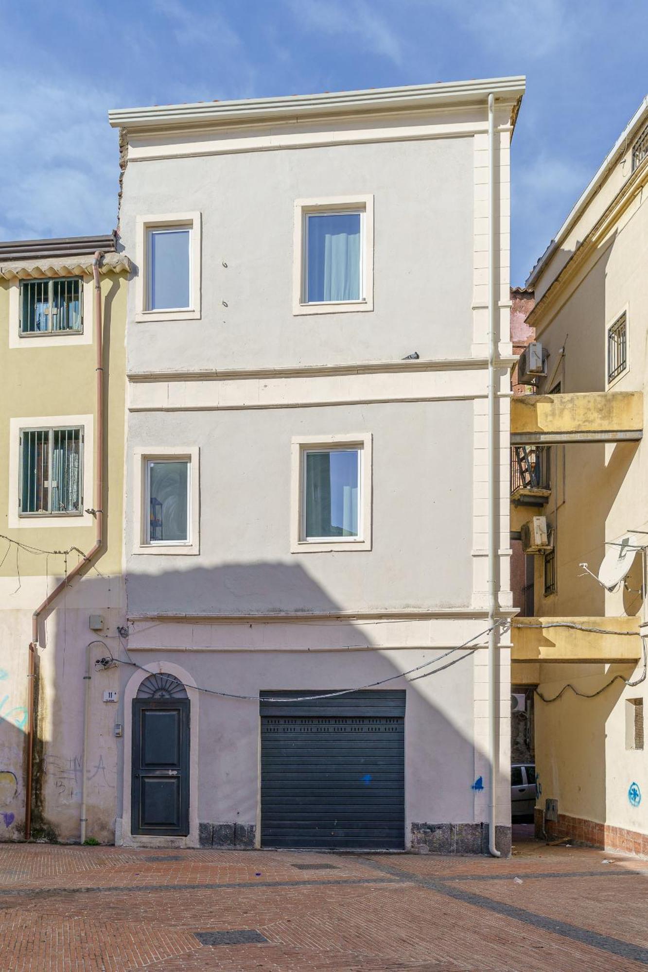 Апартаменты Casa Ancora Townhouse Катания Экстерьер фото